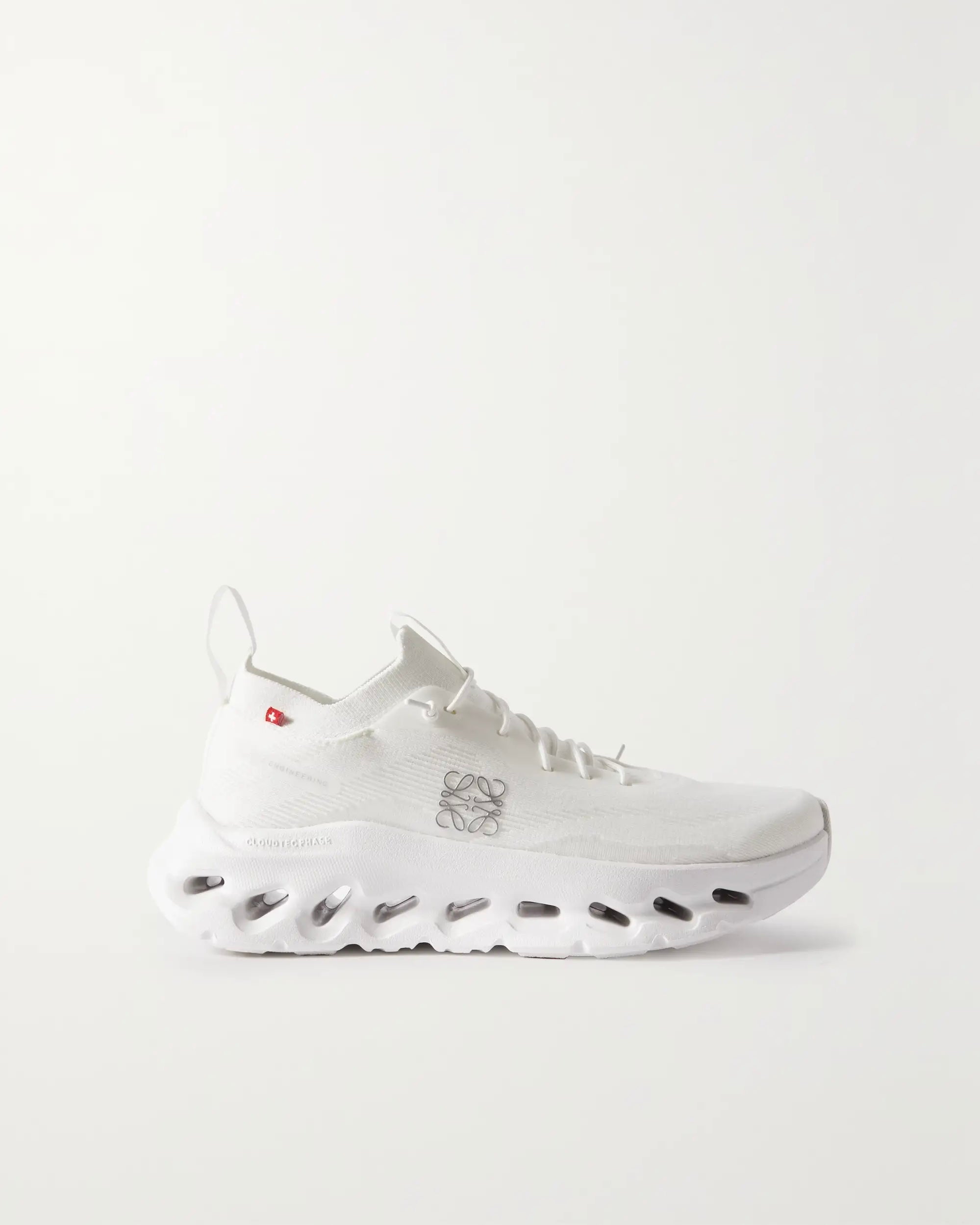On Cloud X Loewe White