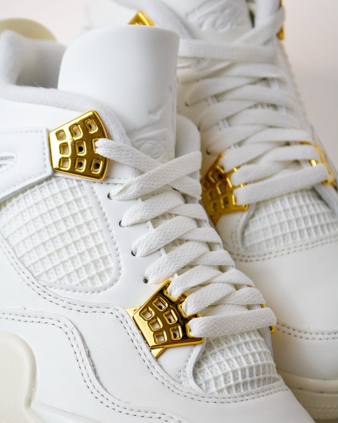 Jordan 4 “ Metallic Gold “