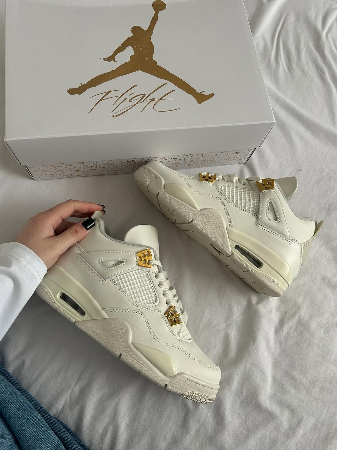 Jordan 4 “ Metallic Gold “