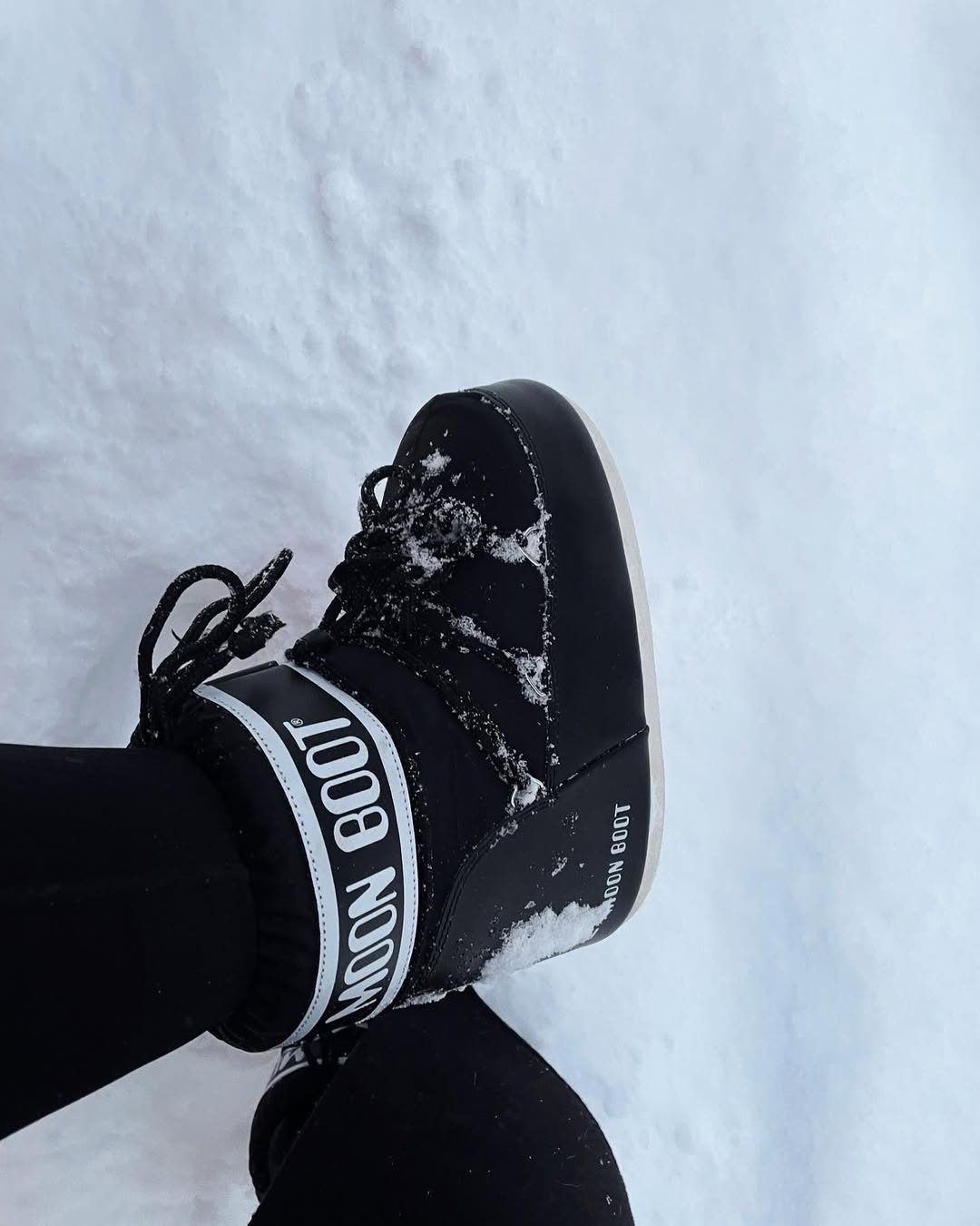 MOON BOOTS - ICON LOW BLACK NYLON BOOTS