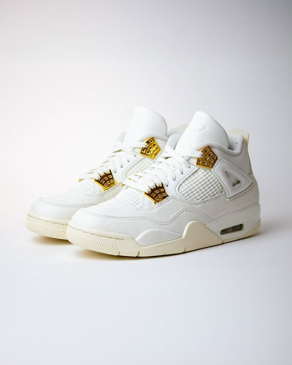 Jordan 4 “ Metallic Gold “