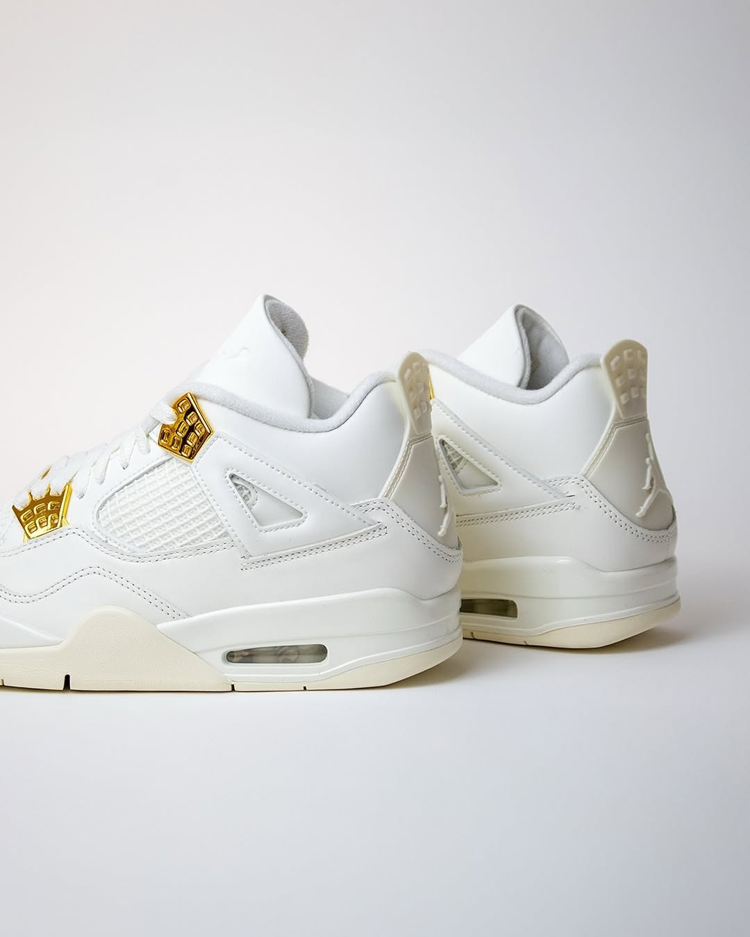 Jordan 4 “ Metallic Gold “