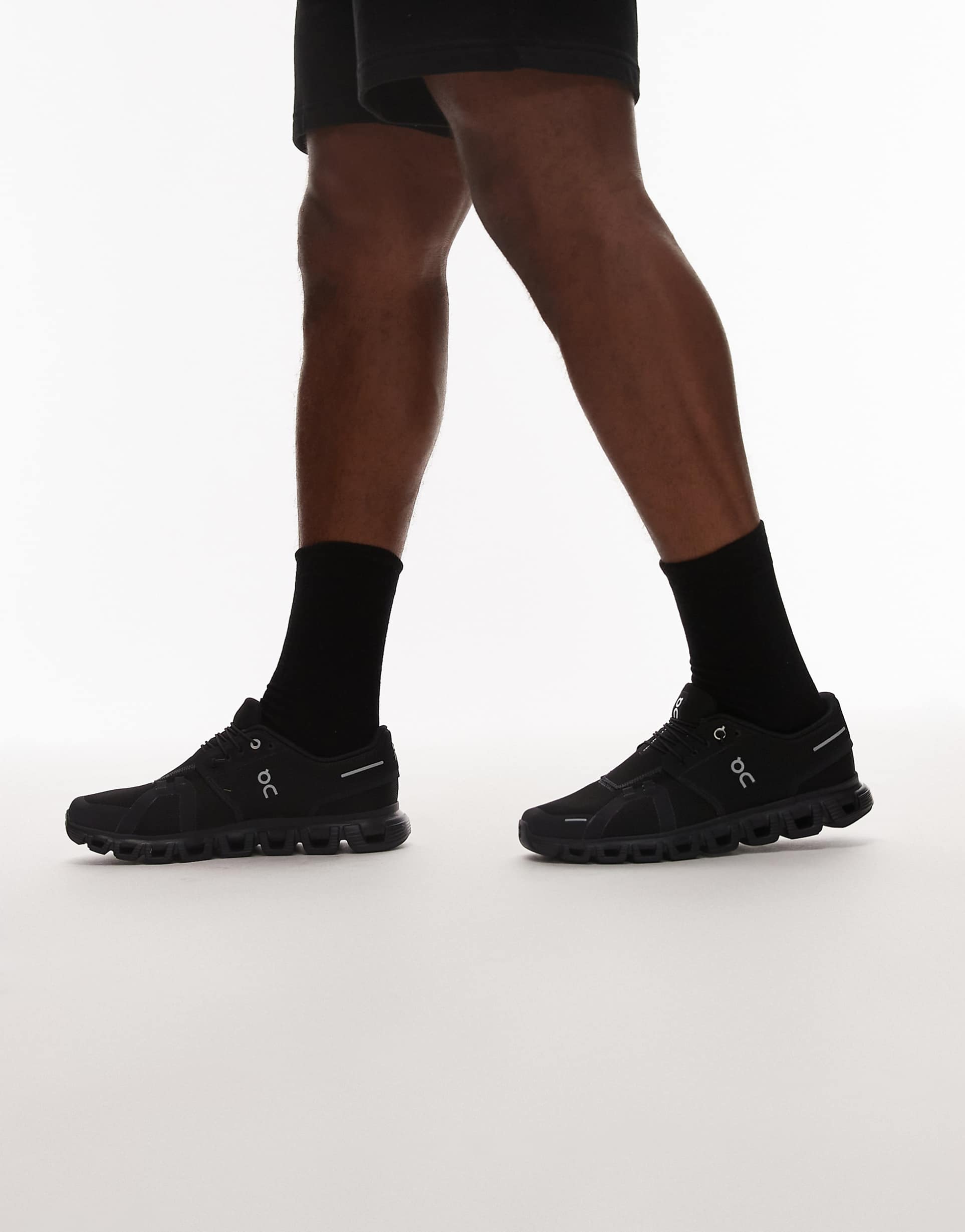 Cloud 6 all black