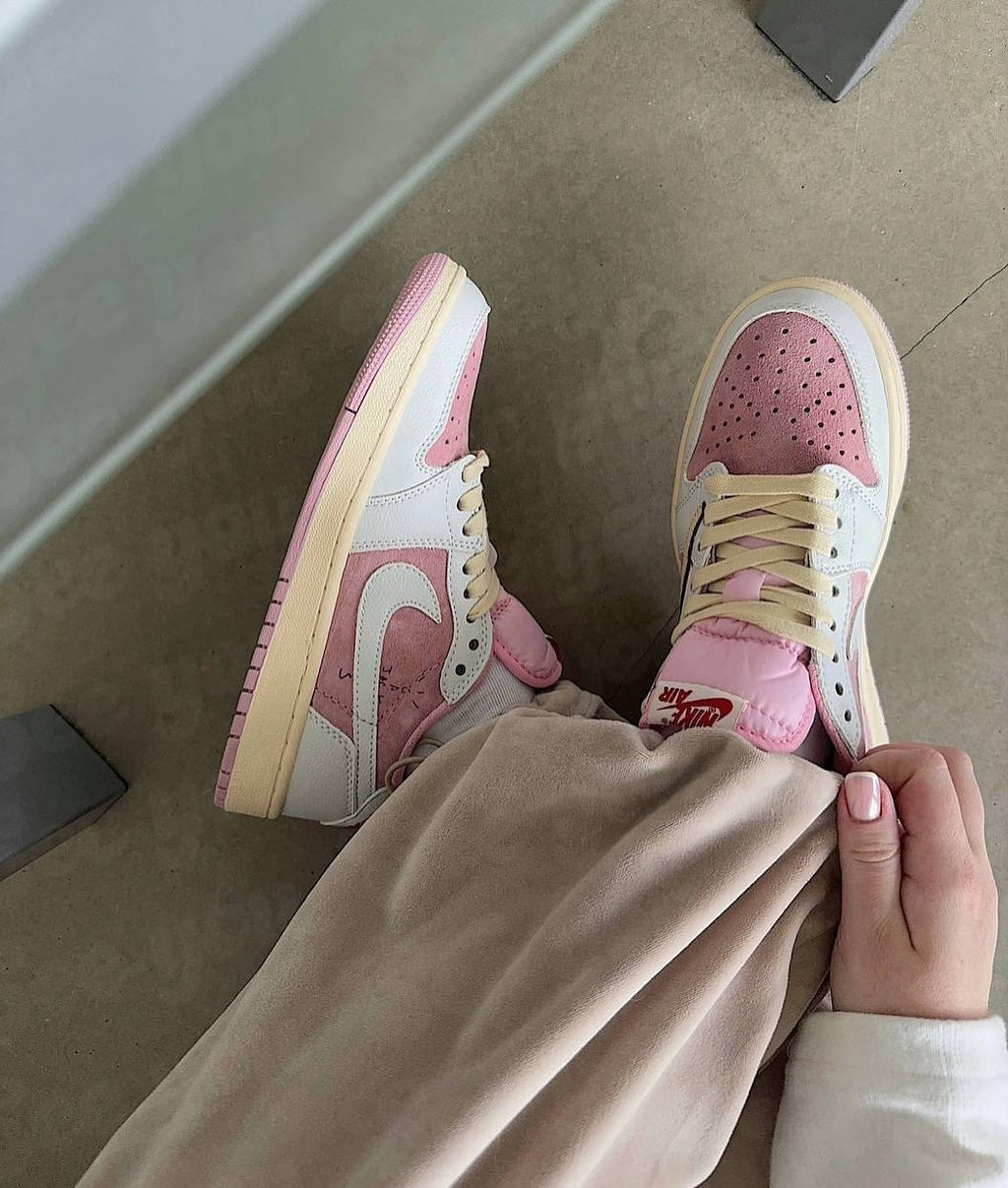 Travis scott AJ1 “ Shy Pink “