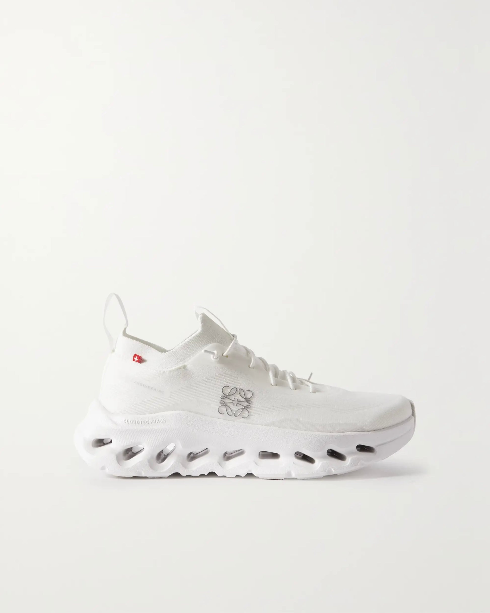 On Cloud X Loewe White