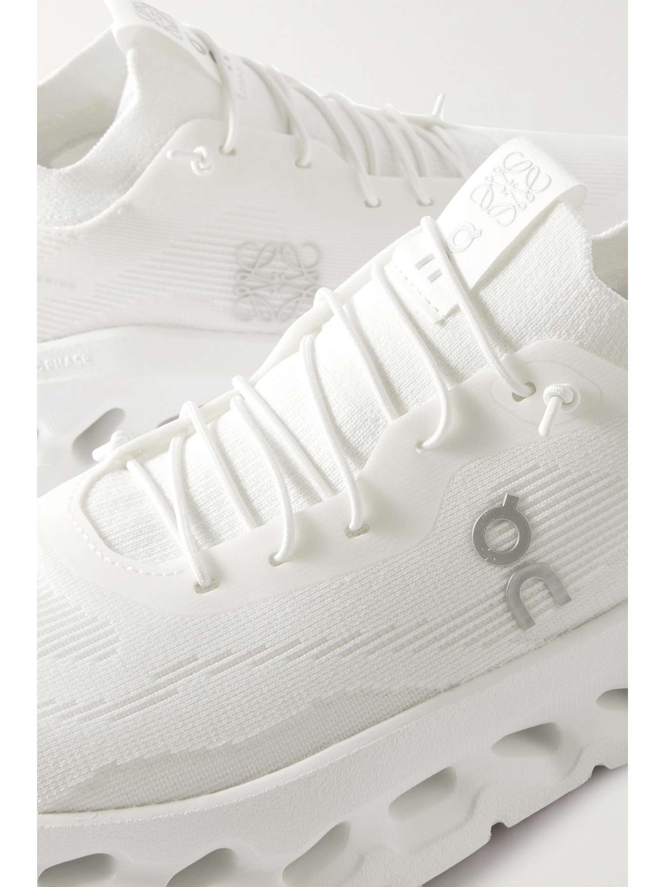 On Cloud X Loewe White