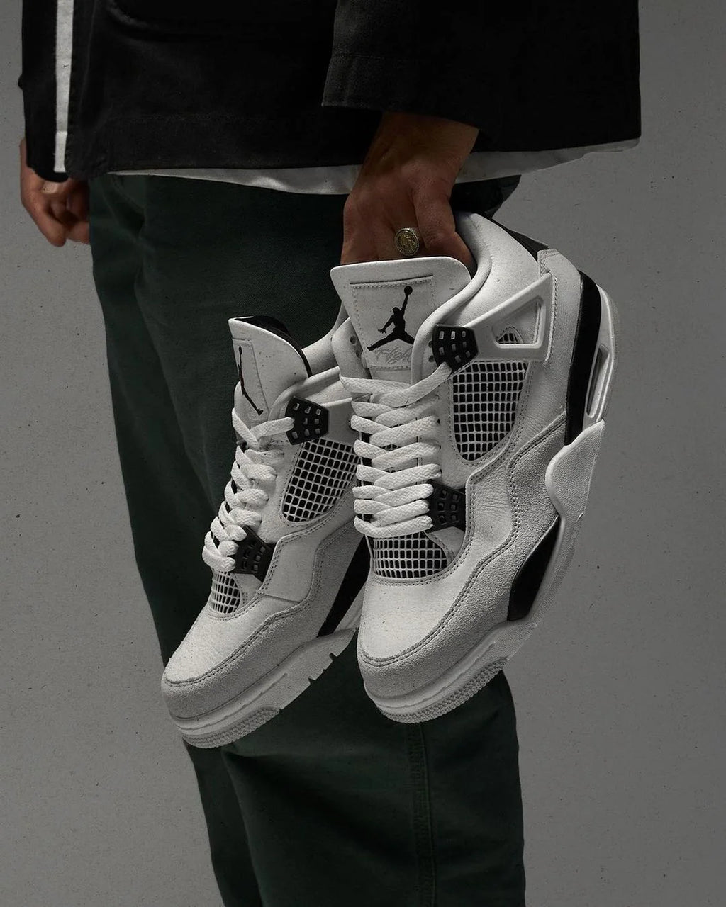 Air Jordan 4 Retro "Military Black"